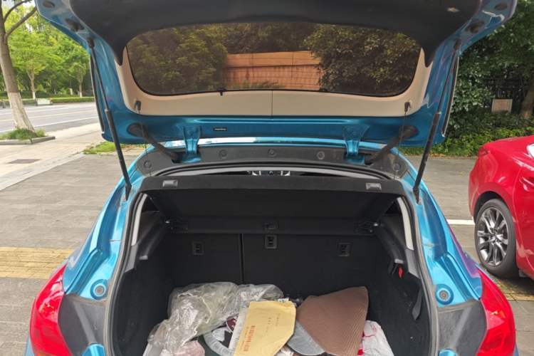 Used Buick GT 2014 XT 1.6L Automatic Fashion Edition Trunk