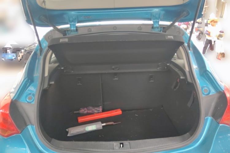 Used Buick GT 2014 XT 1.6L Automatic Comfort Edition Trunk