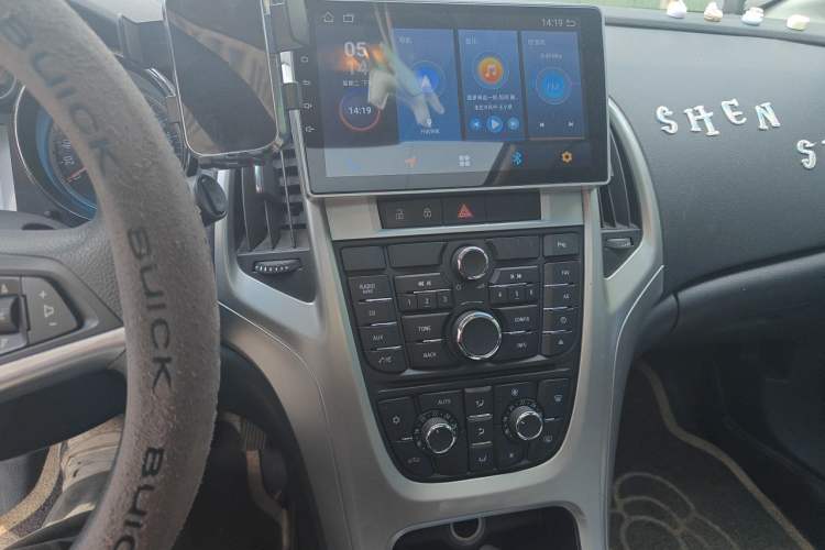 Used Buick GT 2014 XT 1.6L Automatic Fashion Edition Audio And AC Panel