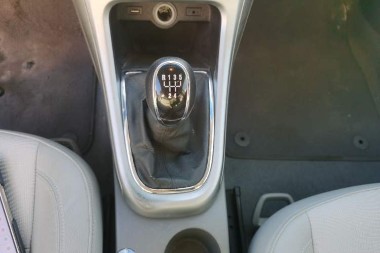 Used Buick GT 2014 XT 1.6L Manual Entry-Level Model Gear Lever