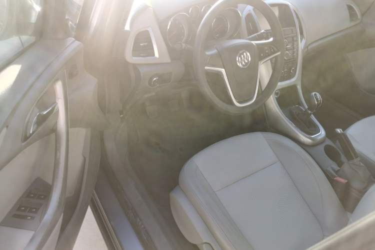 Used Buick GT 2014 XT 1.6L Manual Entry-Level Model Interior 3