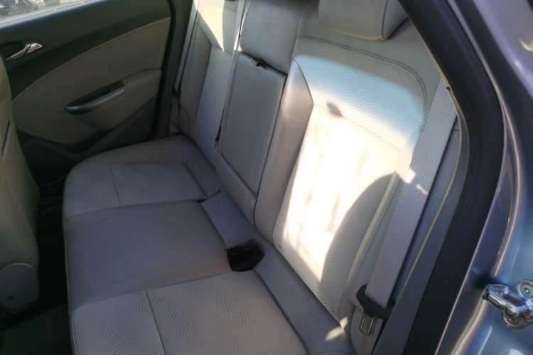 Used Buick GT 2014 XT 1.6L Manual Entry-Level Model Interior 4