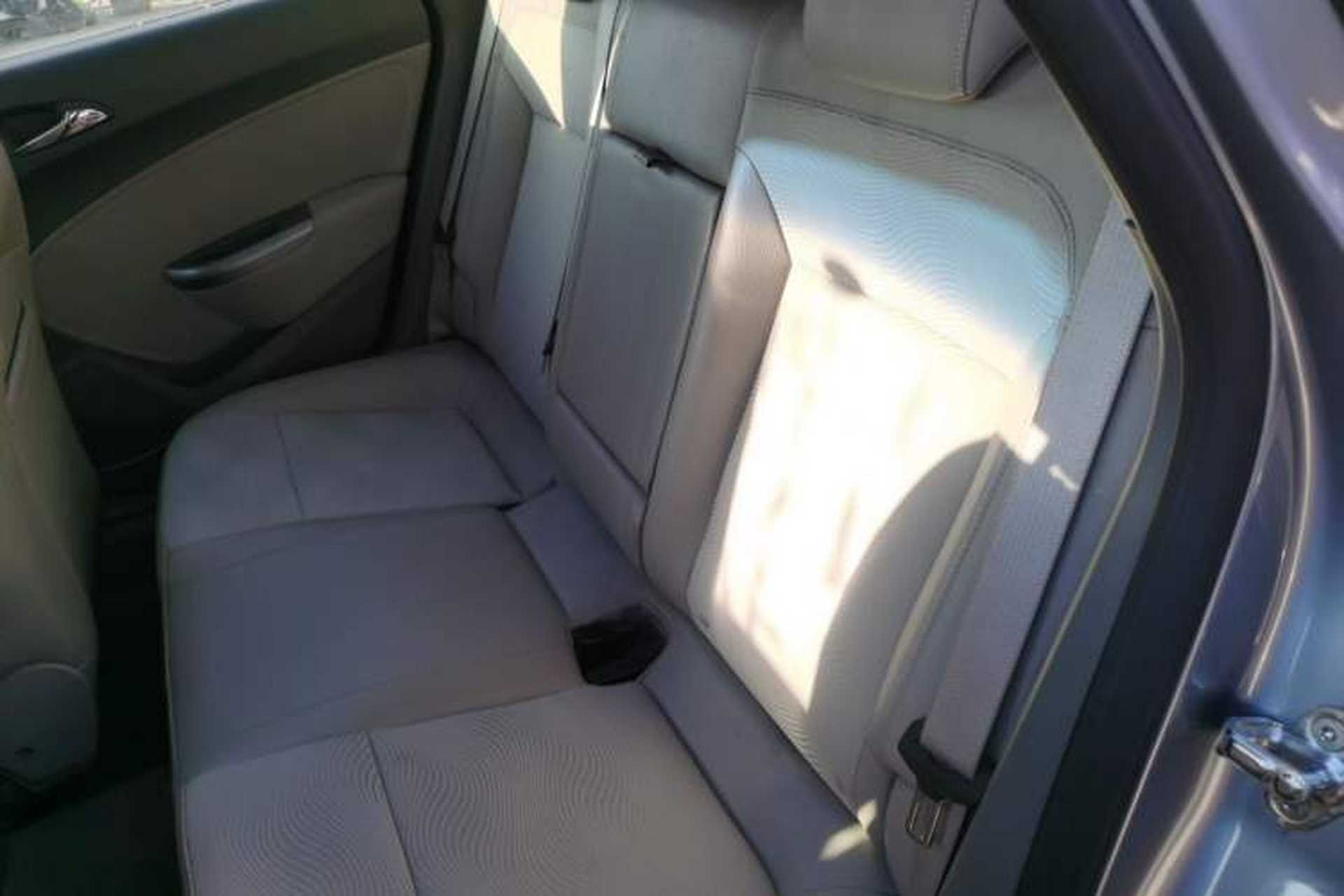 Used Buick GT 2014 XT 1.6L Manual Entry-Level Model Interior 4