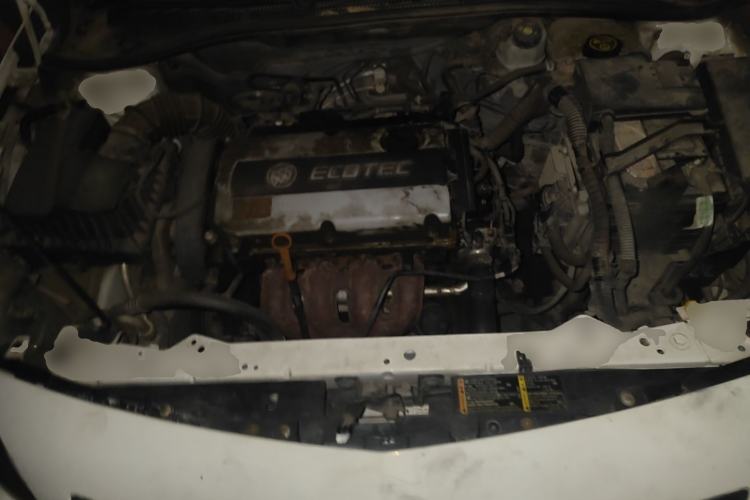 Used Buick GT 2014 XT 1.6L Manual Entry-Level Model Engine Bay