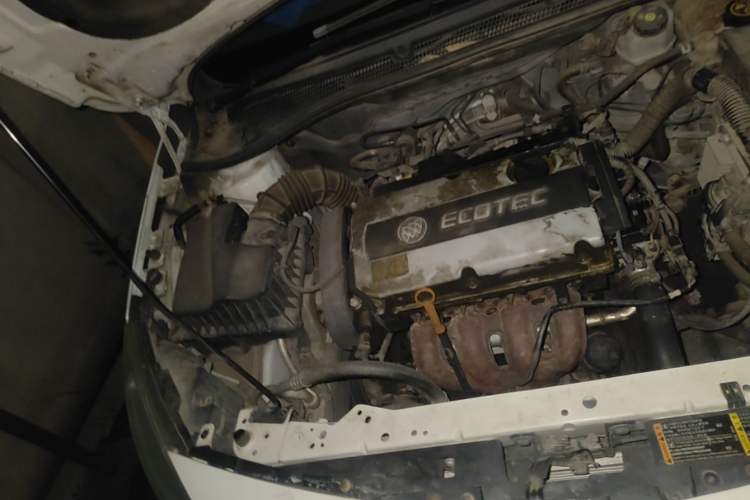 Used Buick GT 2014 XT 1.6L Manual Entry-Level Model Engine Bay Right