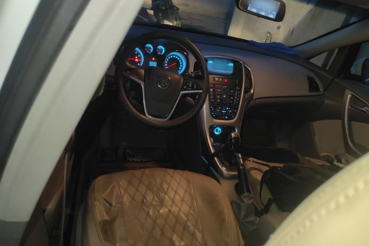 Used Buick GT 2014 XT 1.6L Manual Entry-Level Model Steering Wheel