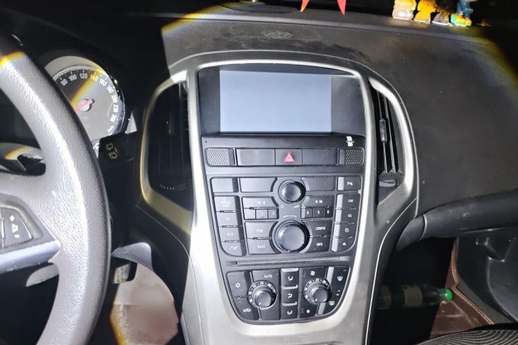 Used Buick GT 2014 XT 1.6L Automatic Fashion Edition Audio And AC Panel