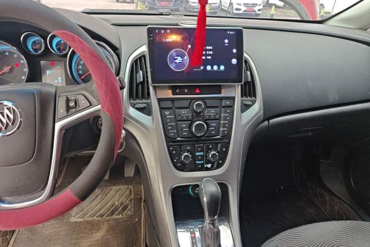 Used Buick GT 2014 XT 1.6L Automatic Fashion Edition Audio And AC Panel