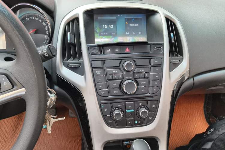 Used Buick GT 2014 XT 1.6L Automatic Fashion Edition Audio And AC Panel