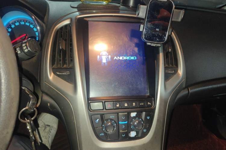 Used Buick GT 2014 XT 1.6L Automatic Fashion Edition Audio And AC Panel