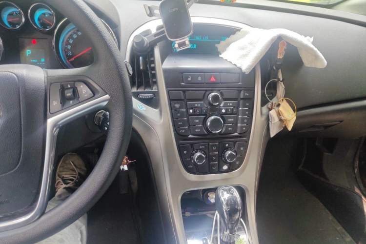 Used Buick GT 2014 XT 1.6L Automatic Fashion Edition Audio And AC Panel