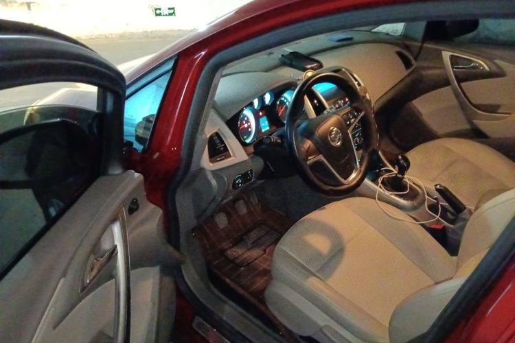 Used Buick GT 2014 XT 1.6L Manual Entry-Level Model Driver Seat