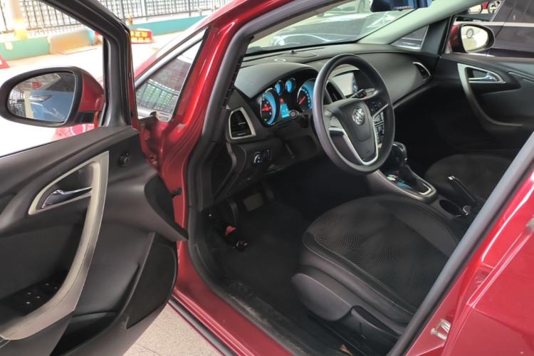 Used Buick GT 2014 XT 1.6L Automatic Fashion Edition Driver Seat