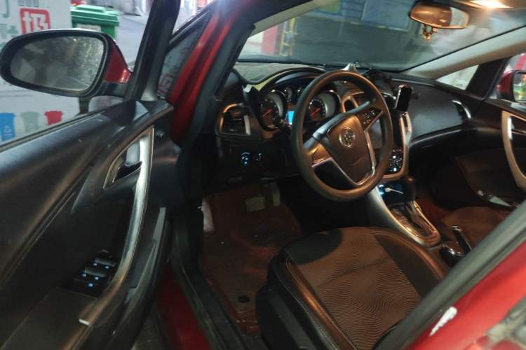 Used Buick GT 2014 XT 1.6L Automatic Fashion Edition Driver Seat