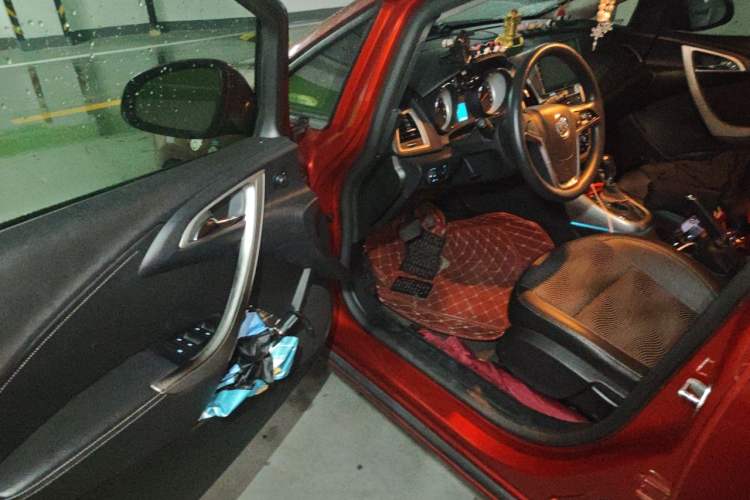 Used Buick GT 2014 XT 1.6L Automatic Fashion Edition Driver Seat
