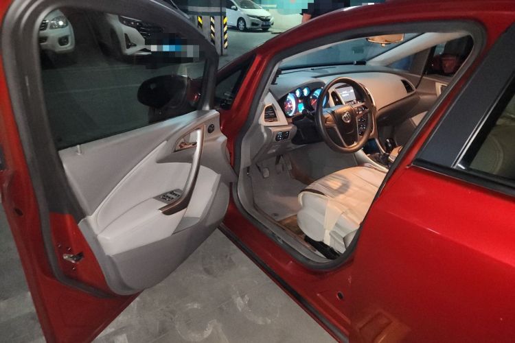 Used Buick GT 2014 XT 1.6L Manual Entry-Level Model Driver Seat
