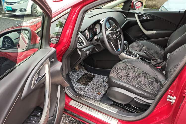 Used Buick GT 2014 XT 1.6L Automatic Fashion Edition Driver Seat