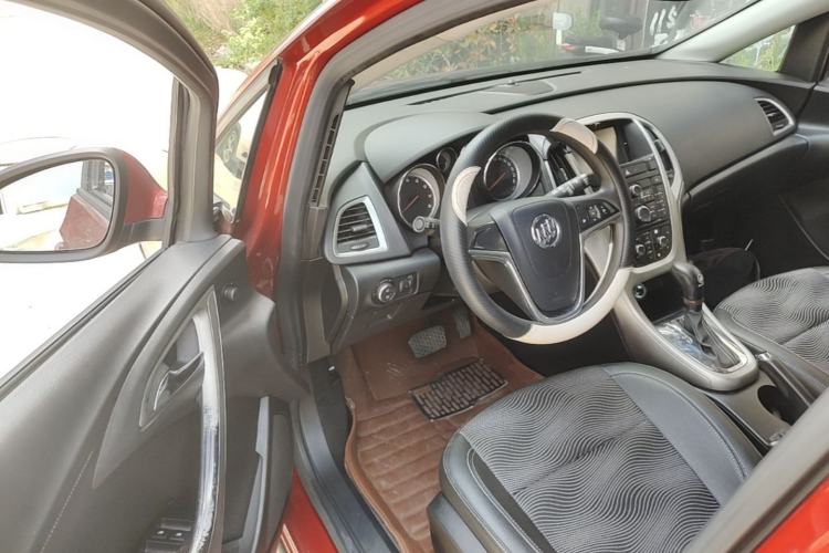 Used Buick GT 2014 XT 1.6L Automatic Fashion Edition Driver Seat