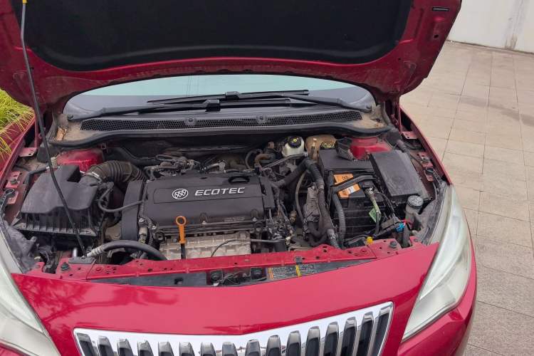 Used Buick GT 2014 XT 1.6L Automatic Fashion Edition Engine Bay