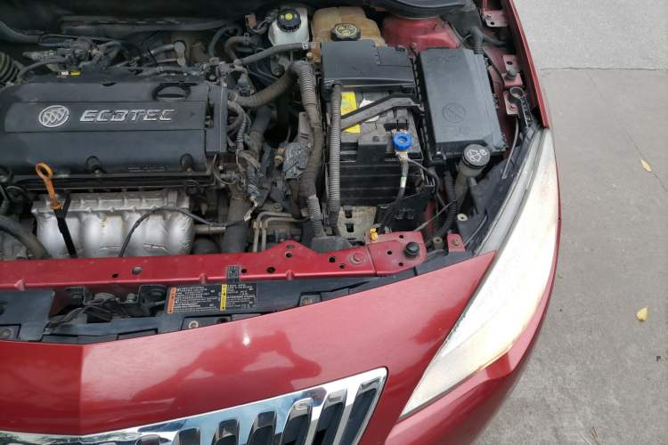 Used Buick GT 2014 XT 1.6L Automatic Fashion Edition Engine Bay Left