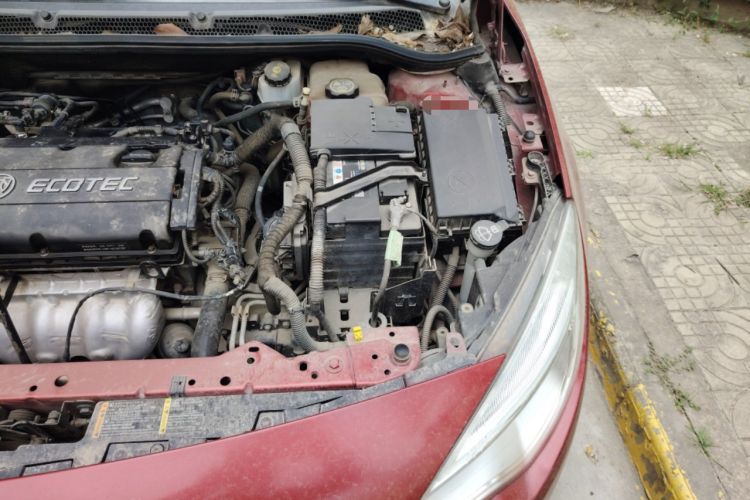 Used Buick GT 2014 XT 1.6L Automatic Fashion Edition Engine Bay Left