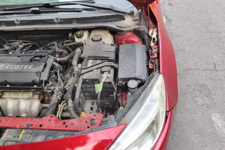 Used Buick GT 2014 XT 1.6L Automatic Fashion Edition Engine Bay Left