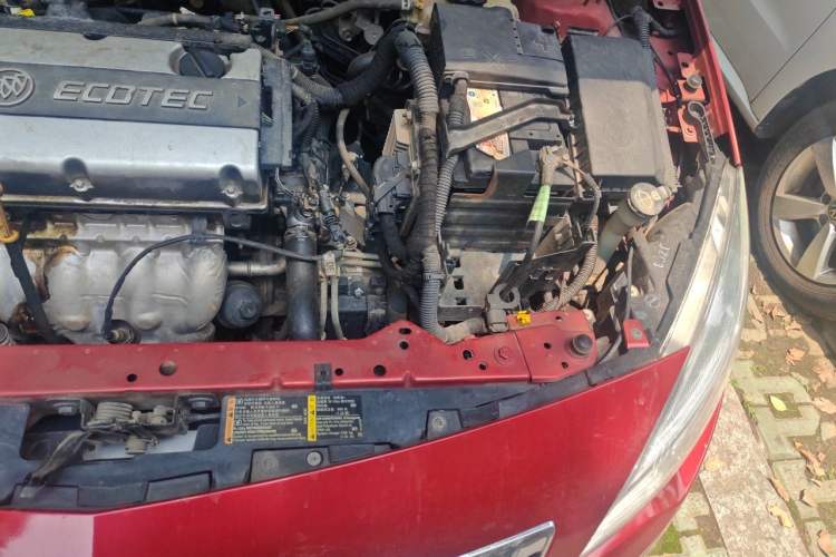 Used Buick GT 2014 XT 1.6L Automatic Fashion Edition Engine Bay Left