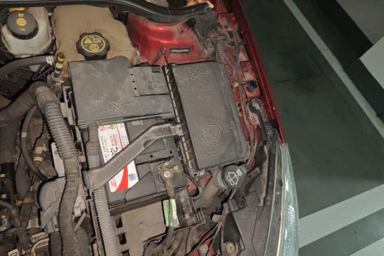 Used Buick GT 2014 XT 1.6L Automatic Fashion Edition Engine Bay Left