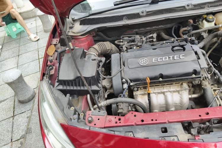 Used Buick GT 2014 XT 1.6L Automatic Fashion Edition Engine Bay Right