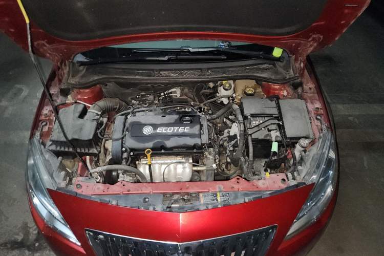 Used Buick GT 2014 XT 1.6L Manual Entry-Level Model Engine Bay