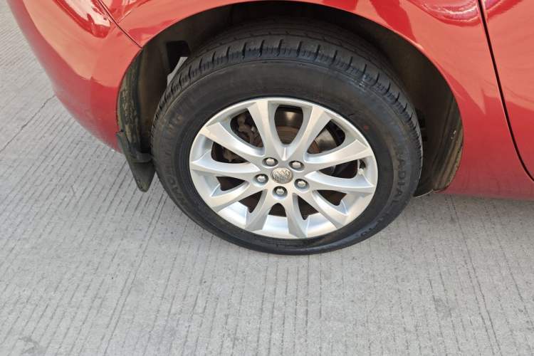 Used Buick GT 2014 XT 1.6L Automatic Fashion Edition Exterior 8