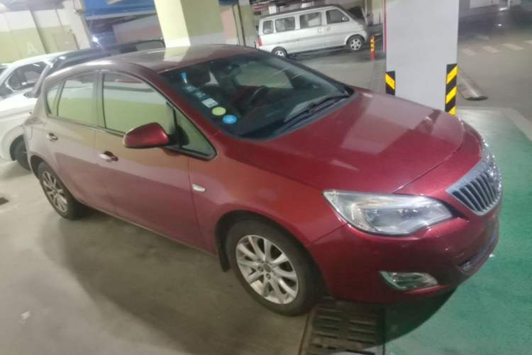 Used Buick GT 2014 XT 1.6L Automatic Fashion Edition Front Right 45 Deg