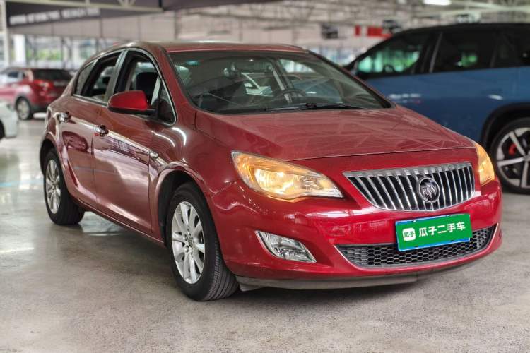 Used Buick GT 2014 XT 1.6L Automatic Fashion Edition Front Right 45 Deg