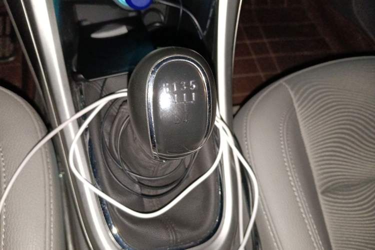 Used Buick GT 2014 XT 1.6L Manual Entry-Level Model Gear Lever
