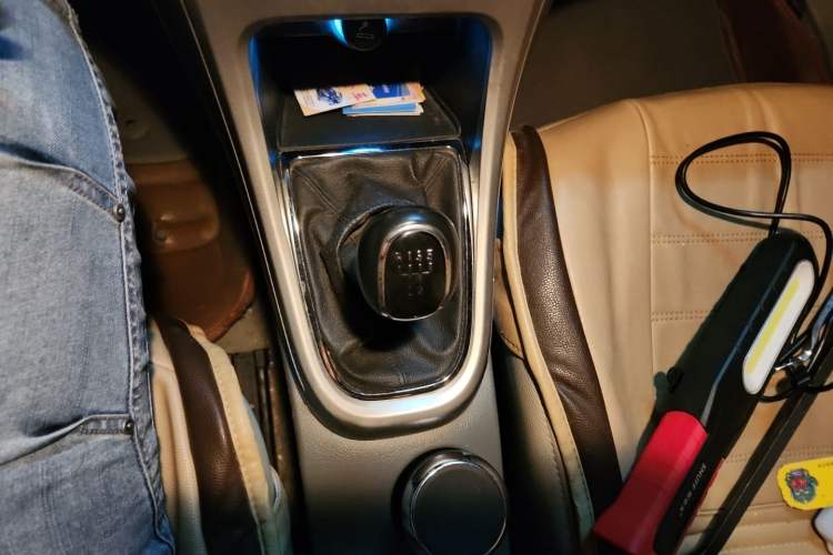 Used Buick GT 2014 XT 1.6L Manual Entry-Level Model Gear Lever