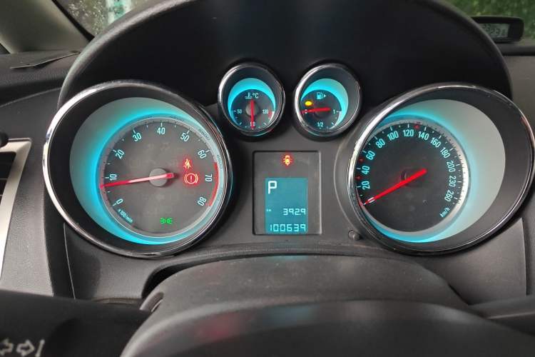 Used Buick GT 2014 XT 1.6L Automatic Fashion Edition Instrument Cluster
