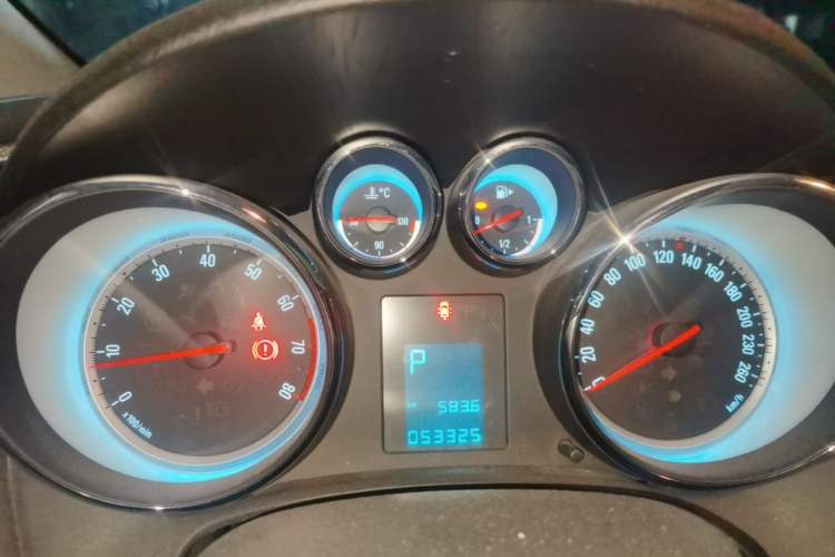 Used Buick GT 2014 XT 1.6L Automatic Fashion Edition Instrument Cluster
