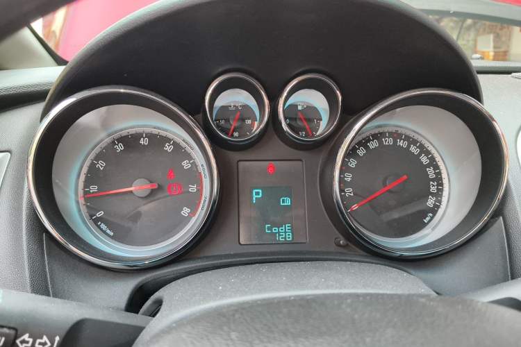Used Buick GT 2014 XT 1.6L Automatic Fashion Edition Instrument Cluster