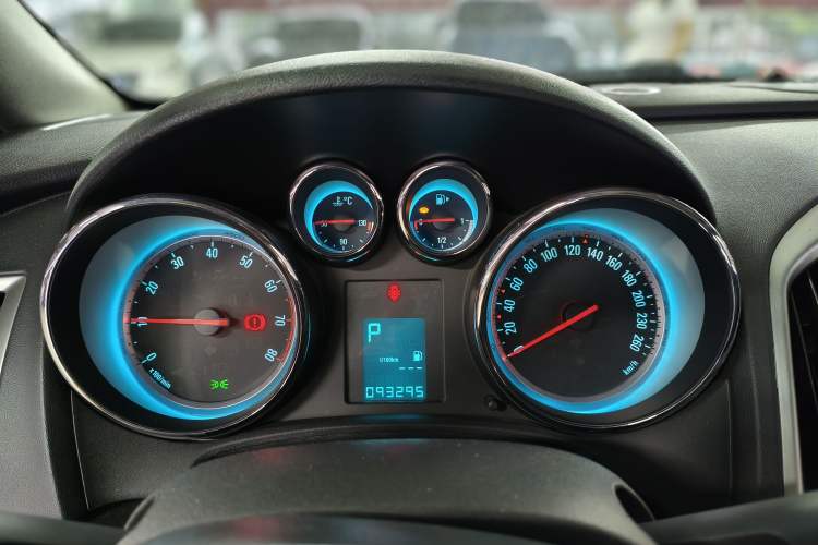 Used Buick GT 2014 XT 1.6L Automatic Fashion Edition Instrument Cluster