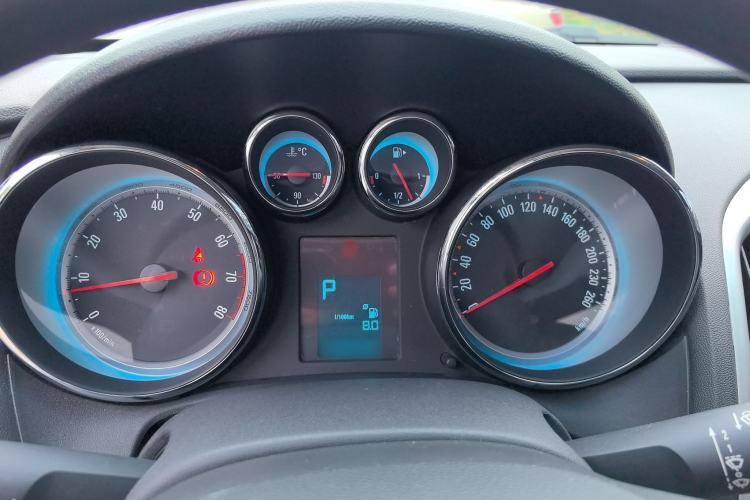 Used Buick GT 2014 XT 1.6L Automatic Fashion Edition Instrument Cluster