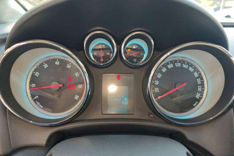 Used Buick GT 2014 XT 1.6L Automatic Fashion Edition Instrument Cluster