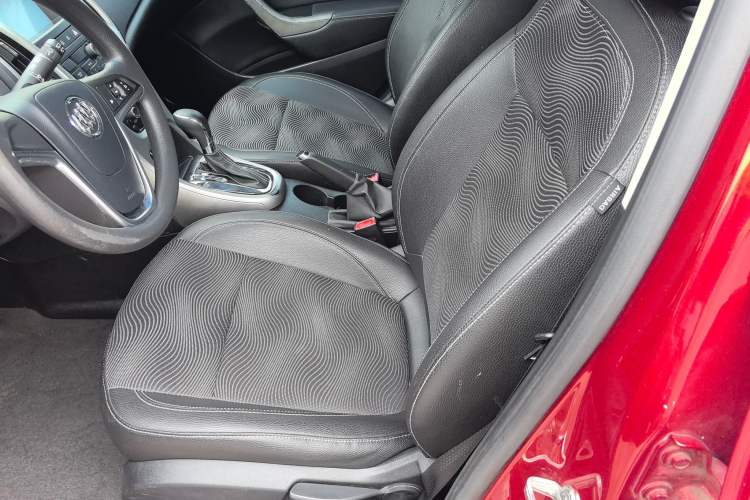 Used Buick GT 2014 XT 1.6L Automatic Fashion Edition Interior 1