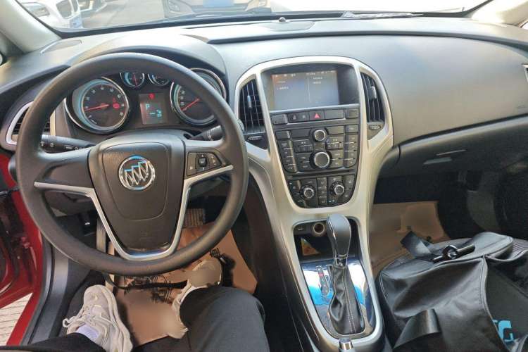 Used Buick GT 2014 XT 1.6L Automatic Fashion Edition Interior 2