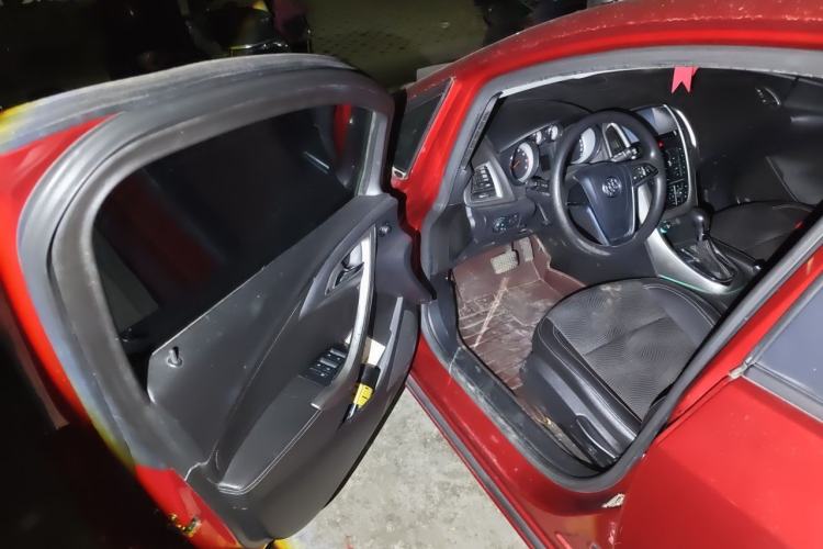 Used Buick GT 2014 XT 1.6L Automatic Fashion Edition Interior 3