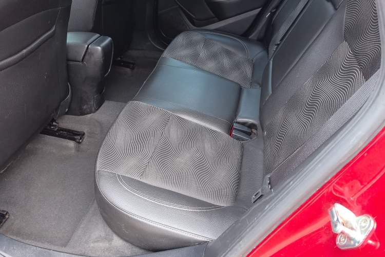 Used Buick GT 2014 XT 1.6L Automatic Fashion Edition Interior 5