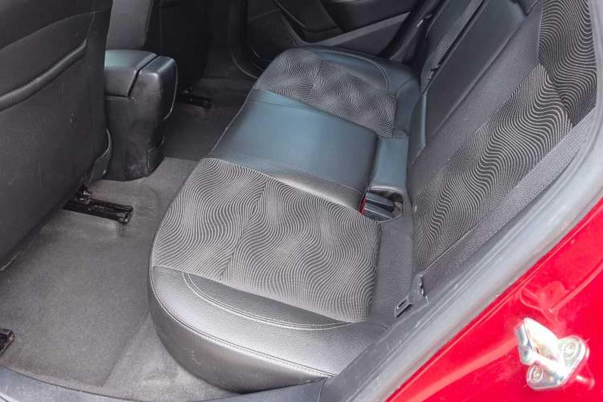 Used Buick GT 2014 XT 1.6L Automatic Fashion Edition Interior 5