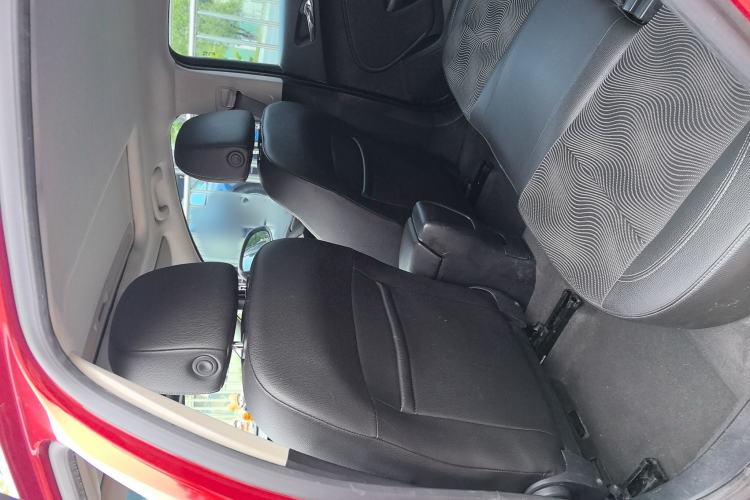 Used Buick GT 2014 XT 1.6L Automatic Fashion Edition Interior 6