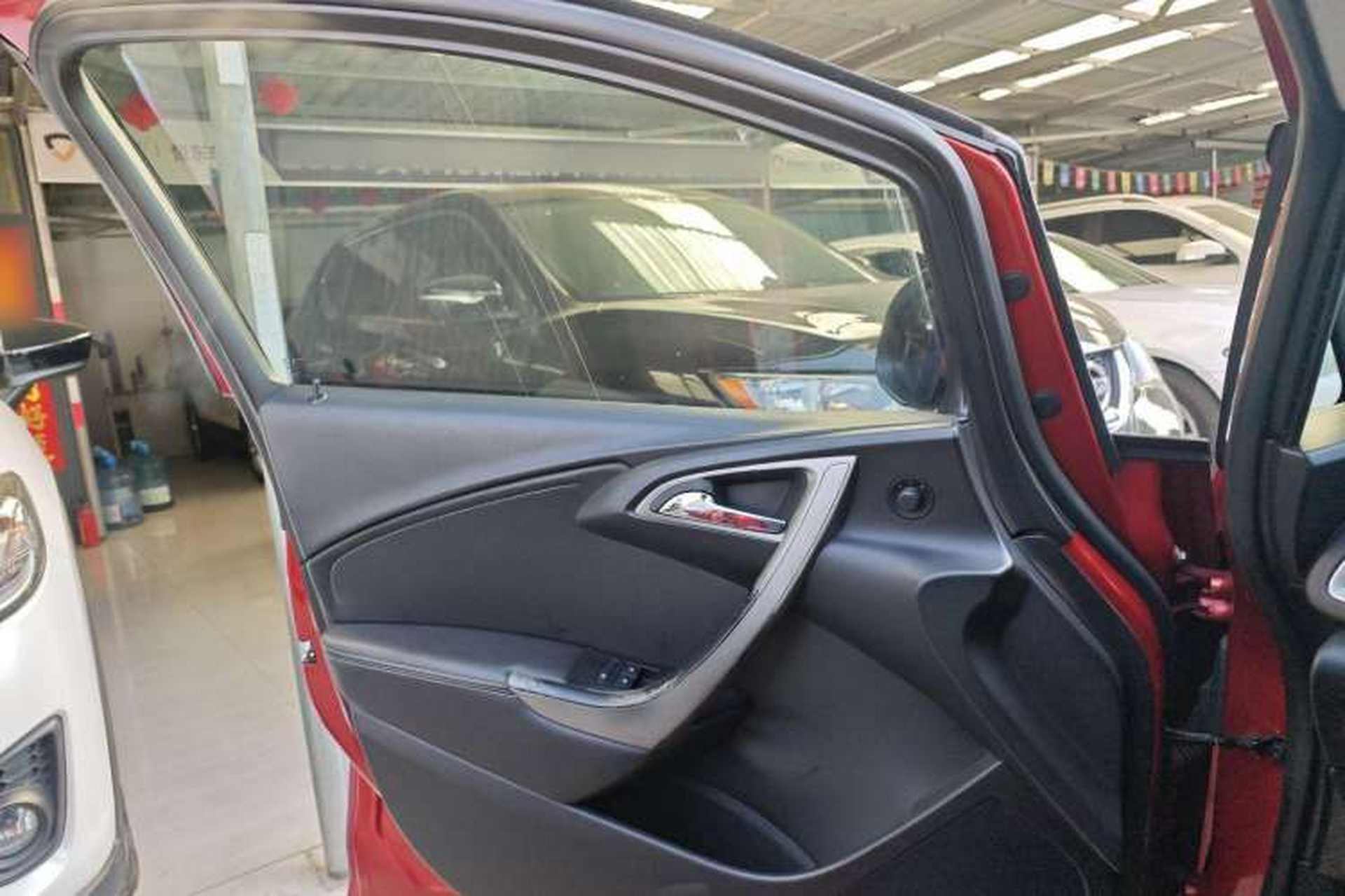 Used Buick GT 2014 XT 1.6L Automatic Fashion Edition Interior 7