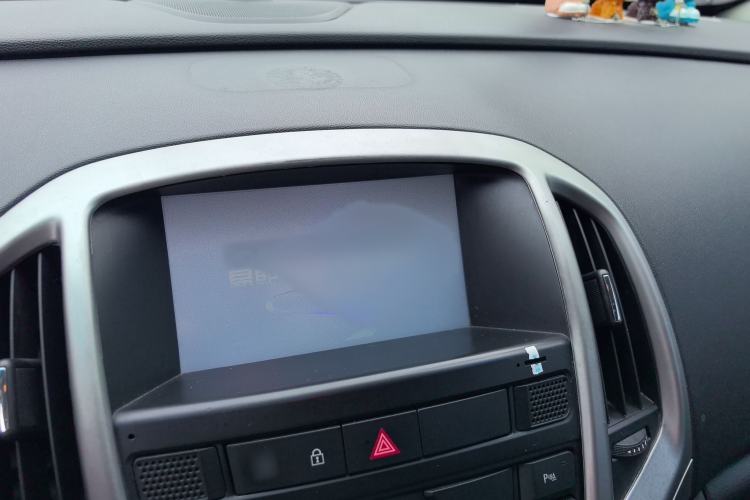 Used Buick GT 2014 XT 1.6L Automatic Fashion Edition Interior 8