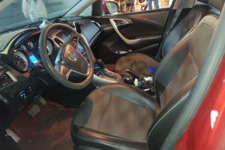 Used Buick GT 2014 XT 1.6L Automatic Fashion Edition Left Front Seat